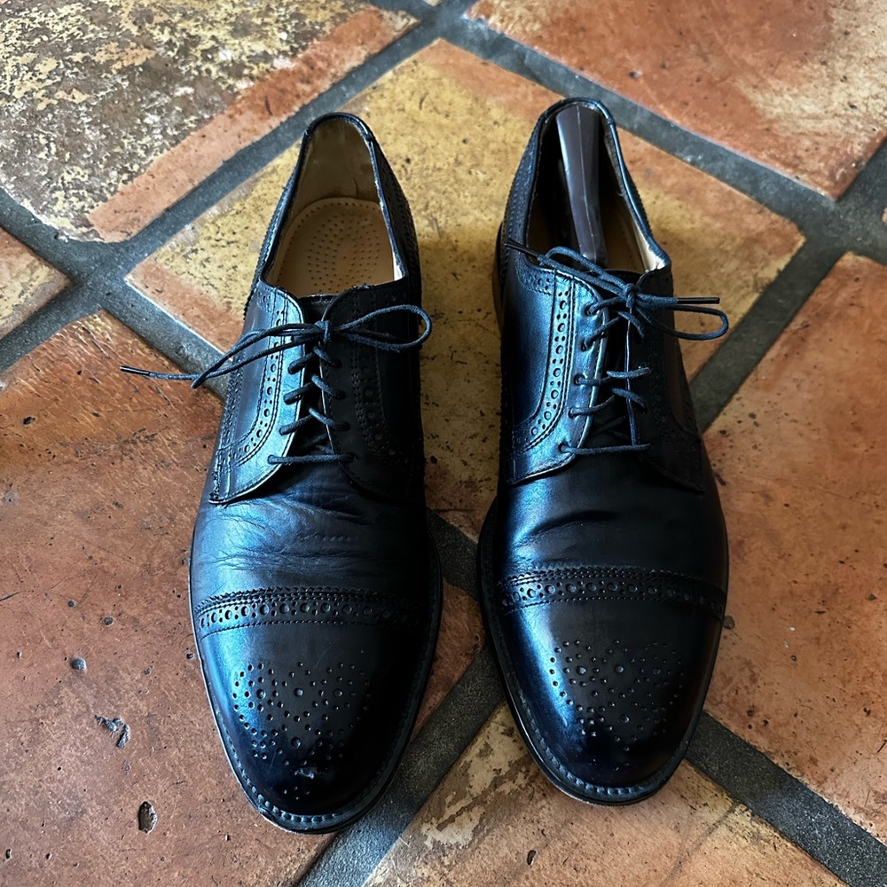 Men’s dress shoes